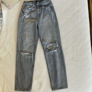 black size 0 (US regular) American Egale distress jeans